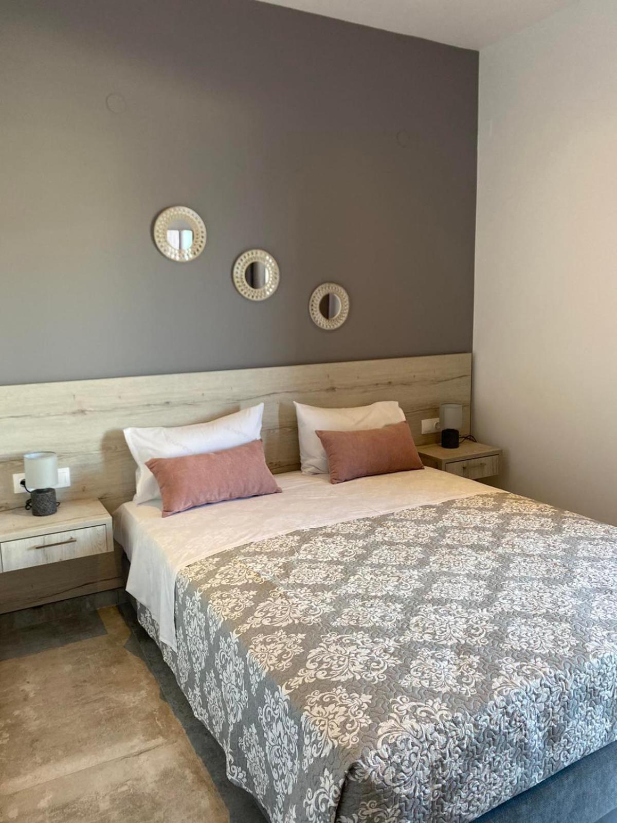 Soula Apartments & Studios Палеохора Экстерьер фото
